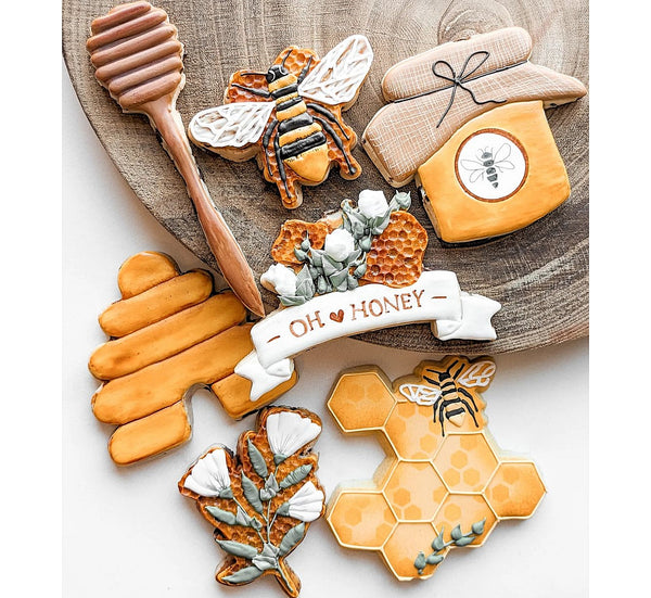 Bee Hive W/ Mini Bumble Bee Cookie Cutter Set