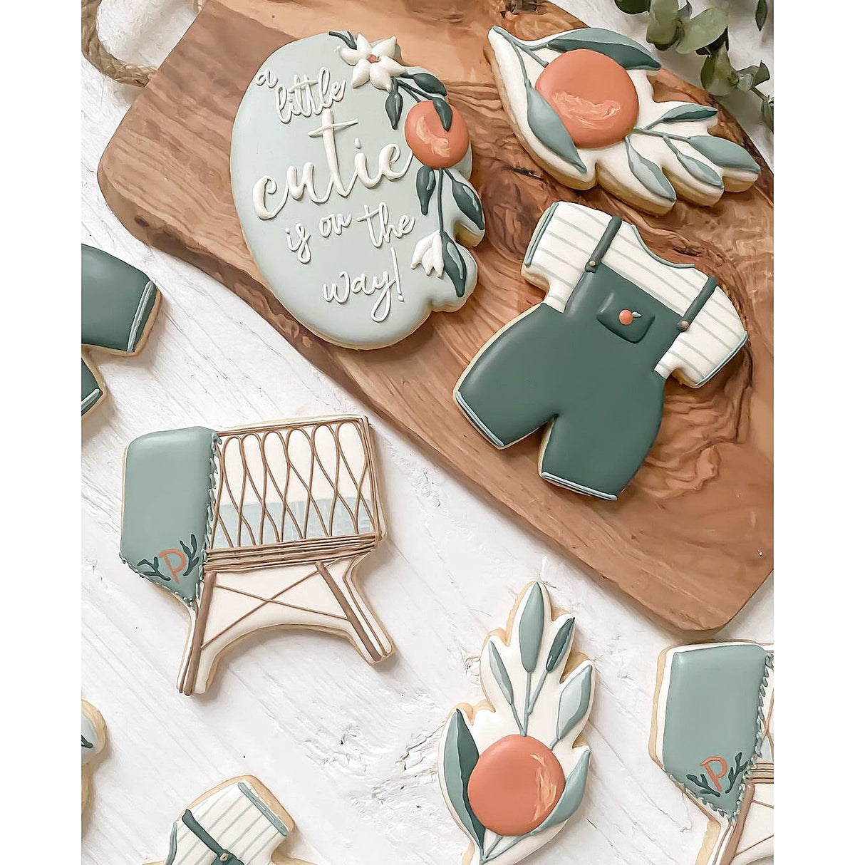 Floral Oval Plaque 1 Cookie Cutter