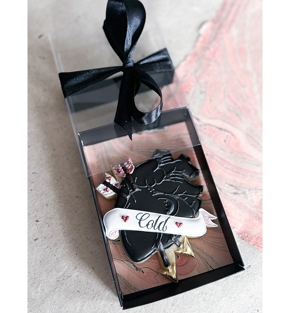 Heart Banner With Arrows Cookie Cutter