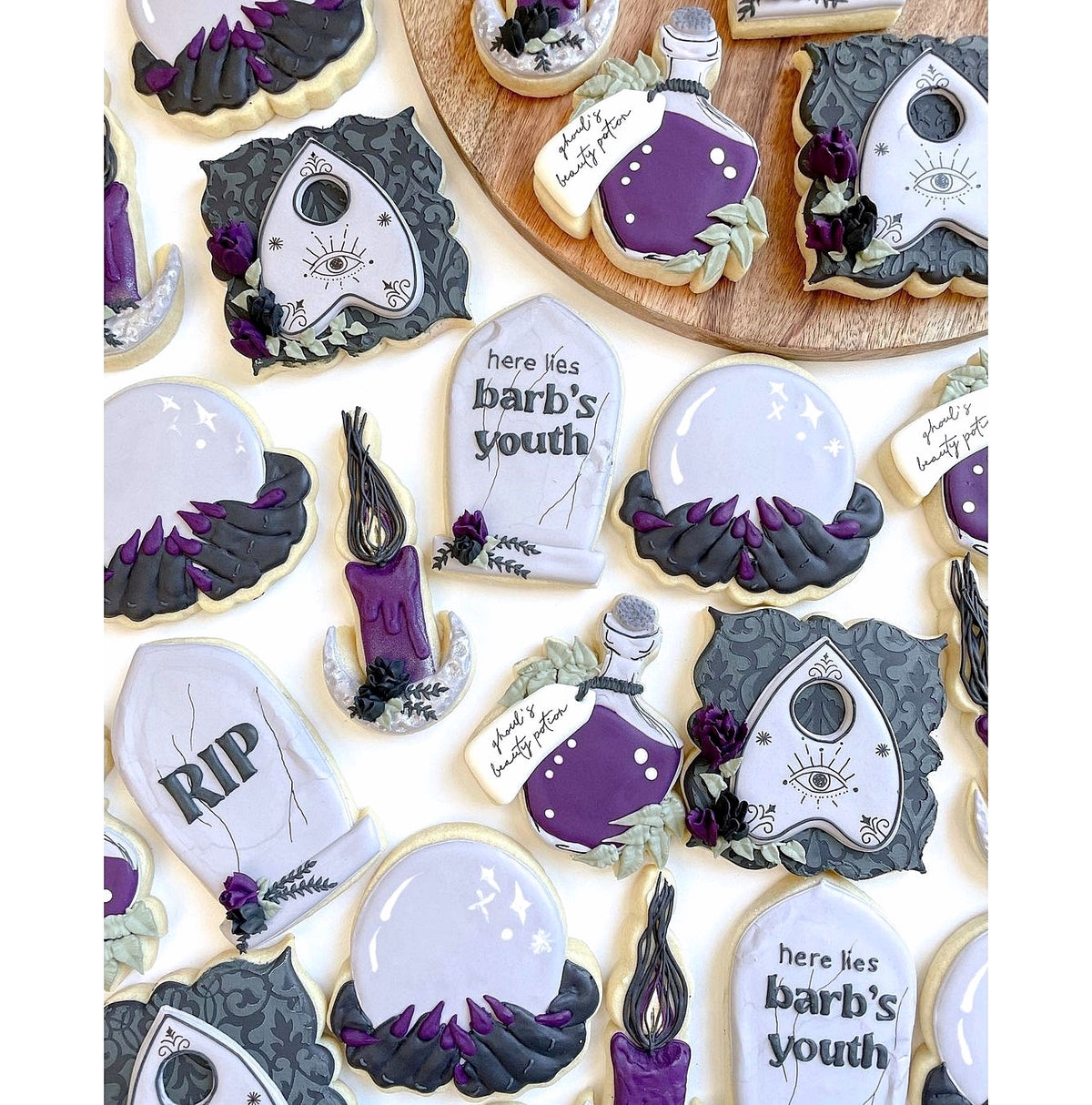 Witch&#39;s Hands Crystal Ball Cookie Cutter